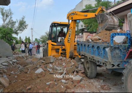 The Sikar Municipal Council is continuously taking effective action to free the city from encroachments and ensure smooth traffic flow for the public.